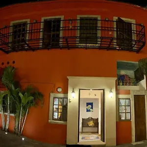 *** Hotel Ikaro Colonial México
