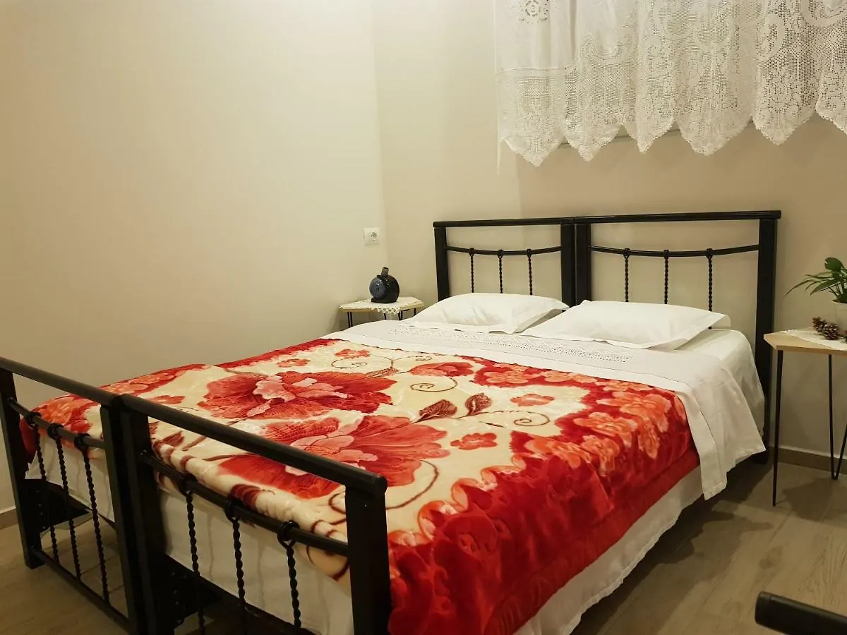 Dimitri Guest House Përmet 0*,  Albania